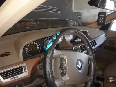 Véhicule à la ferraille bmw serie 7 (e65/e66) 730d de l'année 2001 alimenté m57tu