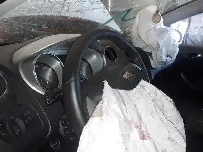 Veículo de Sucata seat ibiza (6j5) reference do ano 2001 alimentado bls