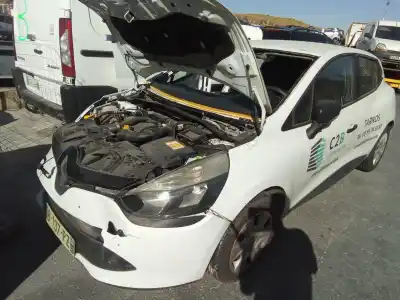 Veicolo di demolizione RENAULT CLIO IV (BH_) 1.5 DCI 75 dell'anno 2001 alimentato K9K612