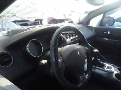 Sloopvoertuig peugeot 3008 confort van het jaar 2001 aangedreven 9hz