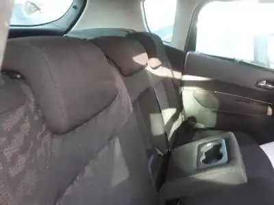 Sloopvoertuig peugeot 3008 confort van het jaar 2001 aangedreven 9hz