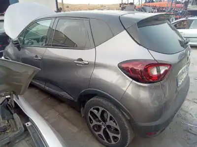 Veicolo di demolizione renault captur ii zen 131 cv / 96 kw dell'anno 2001 alimentato 