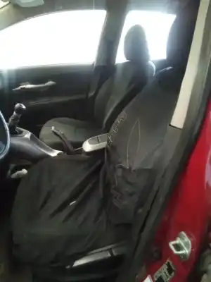 Veicolo di demolizione toyota auris luna+ dell'anno 2001 alimentato 1ndtv