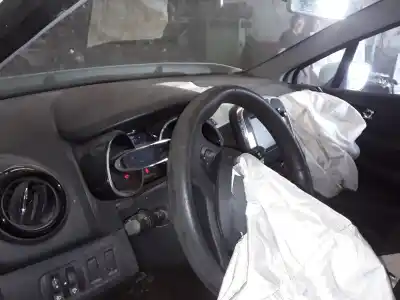 Vehicul casat renault clio iv technofeel al anului 2001 alimentat h4b