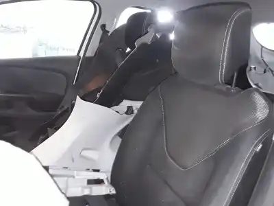 Vehicul casat renault clio iv technofeel al anului 2001 alimentat h4b