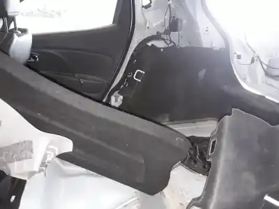 Vehicul casat renault clio iv technofeel al anului 2001 alimentat h4b