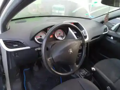 Veículo de Sucata peugeot 207 urban do ano 2001 alimentado kft