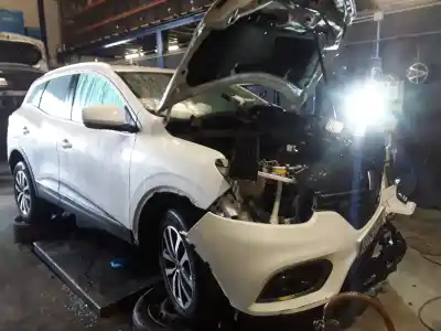 Здавання транспортного засобу renault kadjar 1.3 tce року 2015 потужний 
