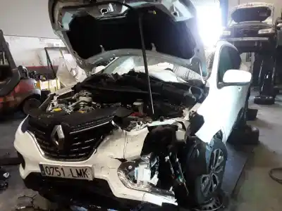 Здавання транспортного засобу renault kadjar 1.3 tce року 2015 потужний 