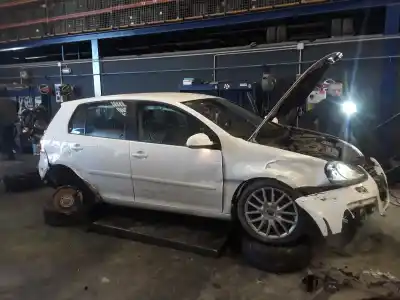 Sloopvoertuig volkswagen golf v berlina (1k1) 1.6 16v fsi van het jaar 2003 aangedreven bag