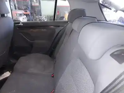 Sloopvoertuig volkswagen golf v berlina (1k1) 1.6 16v fsi van het jaar 2003 aangedreven bag