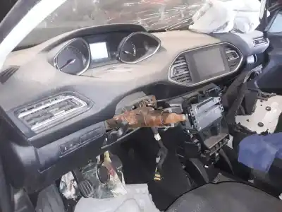 Veicolo di demolizione peugeot 308 1.6 16v hdi fap dell'anno 2011 alimentato 