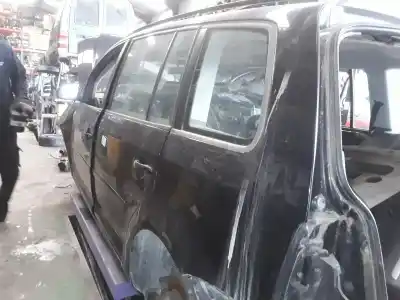 Veículo de Sucata volkswagen touran 2.0 tdi do ano 2003 alimentado 