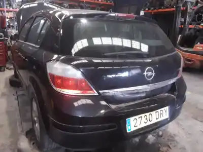 Vehículo de desguace opel astra h berlina 1.7 16v cdti del año 2004 con motor z17dth