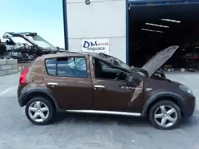 Veículo de Sucata DACIA SANDERO Stepway do ano 2001 alimentado K7M800