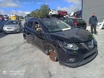 Veicolo di demolizione nissan x-trail (t32) tekna dell'anno 2001 alimentato r9m