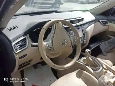 Veicolo di demolizione nissan x-trail (t32) tekna dell'anno 2001 alimentato r9m