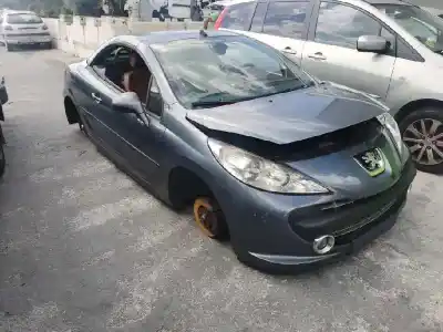 Veículo de Sucata peugeot 207 cc sport do ano 2001 alimentado 5fx