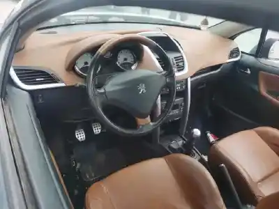 Veículo de Sucata peugeot 207 cc sport do ano 2001 alimentado 5fx