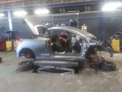 Veículo de Sucata peugeot 207 cc sport do ano 2001 alimentado 5fx