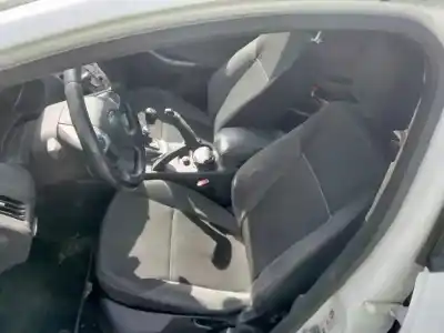 Veicolo di demolizione ford focus lim. (cb8) trend dell'anno 2001 alimentato t1db