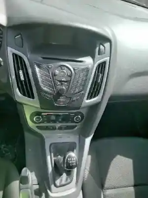 Veicolo di demolizione ford focus lim. (cb8) trend dell'anno 2001 alimentato t1db