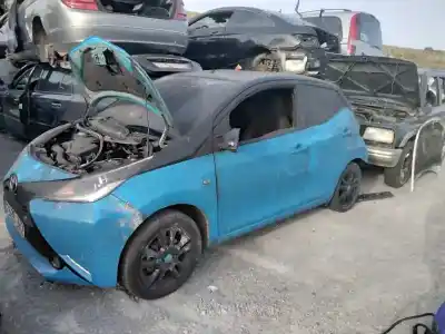 Veicolo di demolizione TOYOTA AYGO x-cite dell'anno 2001 alimentato 1KR