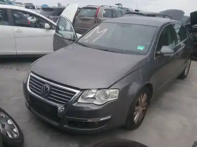 Veículo de Sucata volkswagen passat b6 (3c2) 2.0 tdi 16v do ano 2001 alimentado bkp
