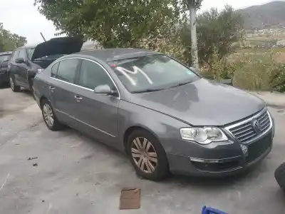 Veículo de Sucata VOLKSWAGEN PASSAT B6 (3C2) 2.0 TDI 16V do ano 2001 alimentado BKP