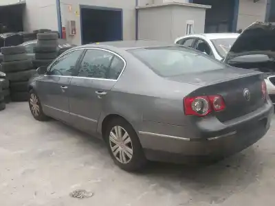 Veículo de Sucata volkswagen passat b6 (3c2) 2.0 tdi 16v do ano 2001 alimentado bkp