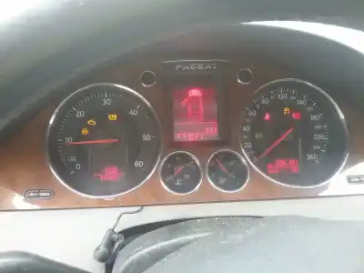 Veículo de Sucata volkswagen passat b6 (3c2) 2.0 tdi 16v do ano 2001 alimentado bkp