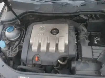 Veículo de Sucata volkswagen passat b6 (3c2) 2.0 tdi 16v do ano 2001 alimentado bkp