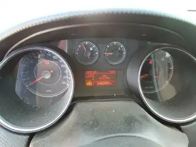 Sloopvoertuig fiat bravo (198) 1.9 16v dynamic multijet van het jaar 2001 aangedreven 