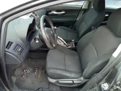 Здавання транспортного засобу toyota auris sol року 2001 потужний 1adftv