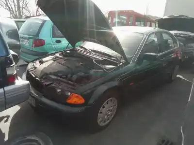 Veicolo di demolizione BMW SERIE 3 BERLINA (E46) 320d dell'anno 2001 alimentato 204D1
