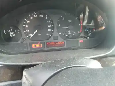 Veículo de Sucata bmw serie 3 berlina (e46) 320d do ano 2001 alimentado 204d1