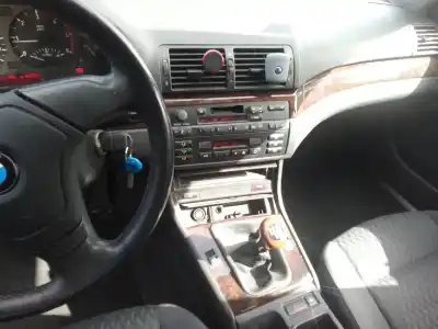 Veículo de Sucata bmw serie 3 berlina (e46) 320d do ano 2001 alimentado 204d1