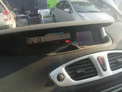 Здавання транспортного засобу renault scenic ii dynamique 131 cv / 96 kw року 2001 потужний f9qp872 Здавання транспортного засобу renault scenic ii dynamique 131 cv / 96 kw року 2001 потужний f9qp872