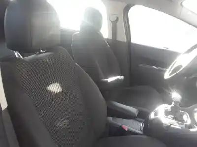 Veículo de Sucata peugeot 5008 access do ano 2001 alimentado 9hd