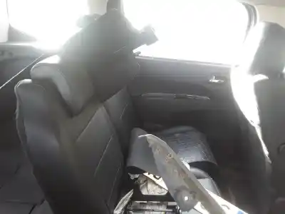 Veículo de Sucata peugeot 5008 access do ano 2001 alimentado 9hd