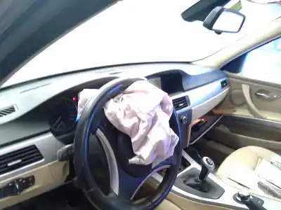 Vehicul casat bmw serie 3 berlina (e90) 2.0 16v diesel cat al anului 2001 alimentat m47