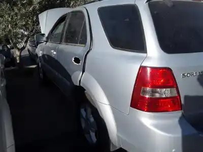 Véhicule à la ferraille kia sorento 2.5 crdi concept de l'année 2001 alimenté d4cb