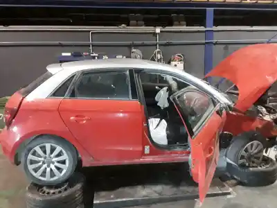 Veículo de Sucata audi a1 sportback (8xa) attraction do ano 2001 alimentado cayb