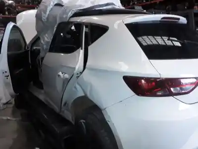 Здавання транспортного засобу seat leon (5f1) reference року 2001 потужний cxx