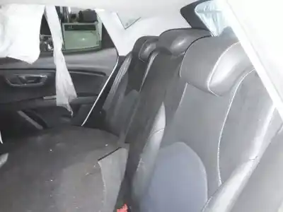 Здавання транспортного засобу seat leon (5f1) reference року 2001 потужний cxx