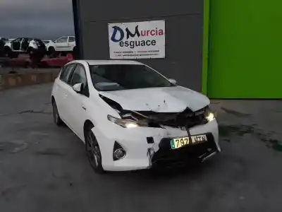 Scrapping Vehicle toyota auris hybrid active of the year 2001 powered 2zrfxe