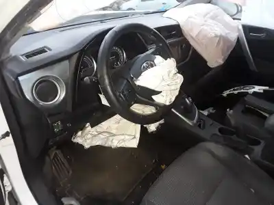 Scrapping Vehicle toyota auris hybrid active of the year 2001 powered 2zrfxe