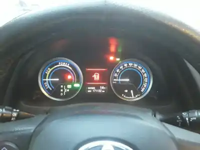 Scrapping Vehicle toyota auris hybrid active of the year 2001 powered 2zrfxe