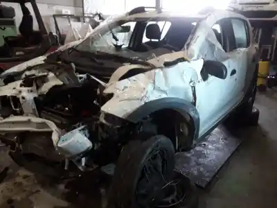 Здавання транспортного засобу dacia sandero ambiance року 2001 потужний h4d