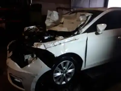 Здавання транспортного засобу seat leon st (5f8) reference advanced року 2001 потужний dgt365391